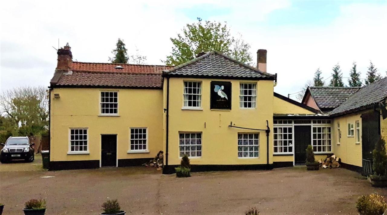 The Pelican Guesthouse Ashwellthorpe Exterior photo